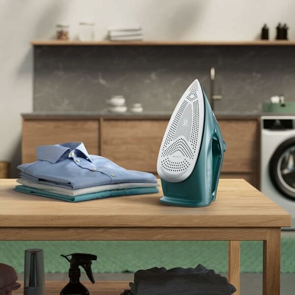 Ferro de Passar a Vapor Antiaderente Ceramica 1500W Verde Escuro ESI80 127v Electrolux - Imagem 2