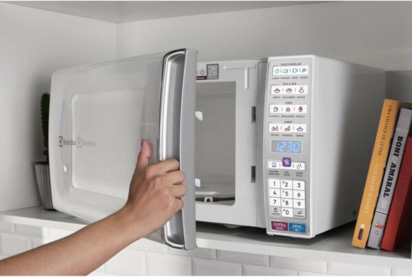 Micro-Ondas Branco Função Tira Odor e Manter Aquecido 34L MEO44 Electrolux - Imagem 4