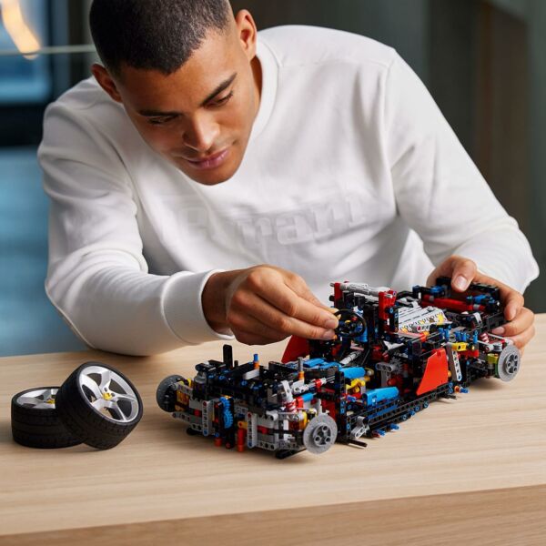 LEGO Technic Ferrari Daytona SP3 42143 - Imagem 3